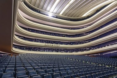 İspanya, Valencia 'daki Reina Sofia Operası' nın ana salonu.
