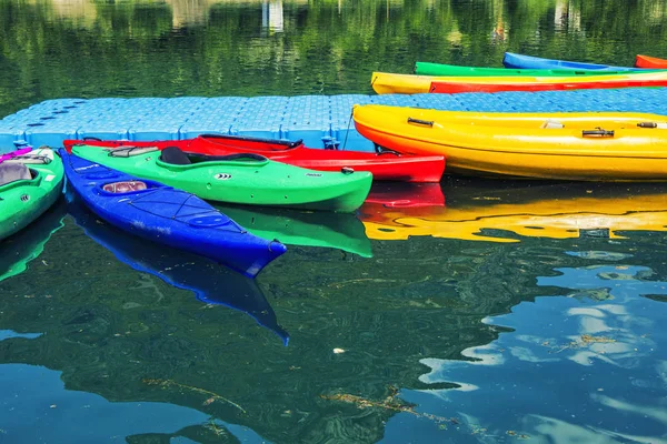 Multi Colored Kayak Boats Rest Lake Benasque Huesca Spain — Stock Photo, Image