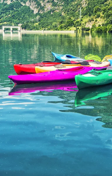 Barcos Kayak Todo Color Una Escuela — Foto de Stock