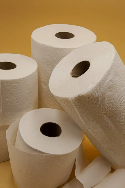 Tuvalet Kağıdı Sütununda Cesedi Grafik Fotoğraf Şeklinde Temizleyin — Stok fotoğraf