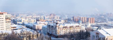 Yerleşim alanları ve otoyol Penza şehri kış Panoraması 