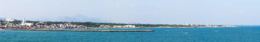 Laccadive deniz ve Kanyakumari şehir dağ zemin üzerine