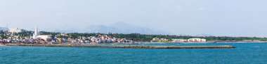 Laccadive deniz ve Kanyakumari şehir dağ zemin üzerine