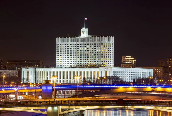 House, Rusya Hükümeti, Moskova Nehri köprüler — Stok fotoğraf