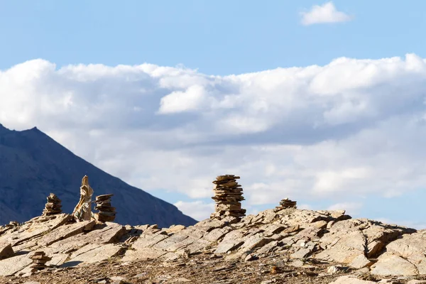 Stupas Tso Moriri 히말라야 Ladakh 더미의 형태로 — 스톡 사진