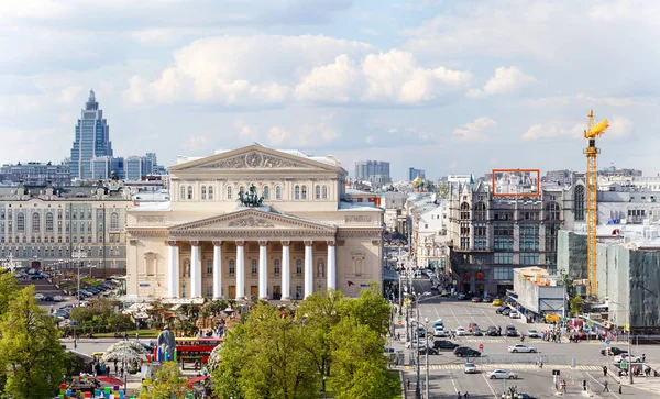 Bolşoy Tiyatrosu, Moskova, kutsal Mandylion Manastırı çan kulesine görünümünden panoramik yüksek açı