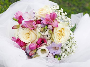 Düğün buketi ve çiçek