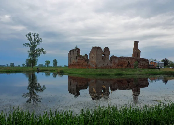 Zřícenina Příkopem Besiekiery Polsko Května 2020 Zřícenina Středověkého Rytířského Hradu — Stock fotografie