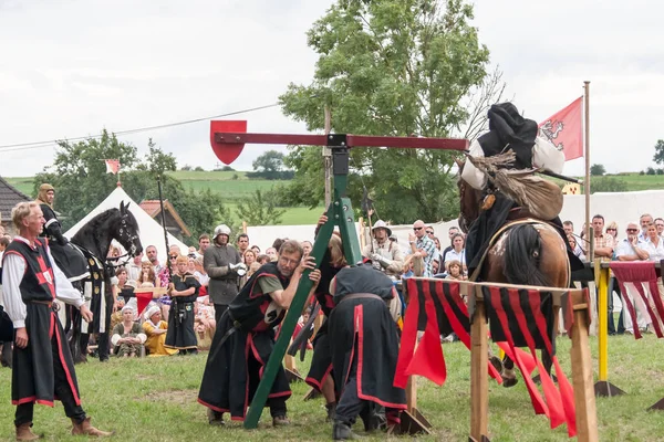 Wenau, Almanya, 01 Ağustos 2010 - turnuva bir ortaçağ gösteri