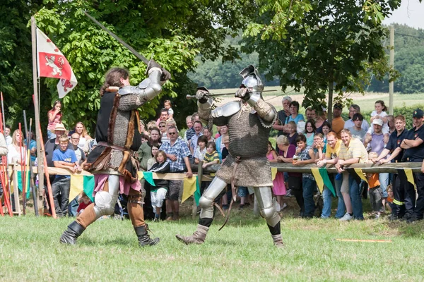 Wenau, Almanya, 01 Ağustos 2010 - turnuva bir ortaçağ gösteri