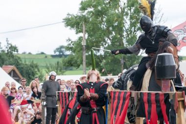 Wenau, Almanya, 01 Ağustos 2010 - turnuva bir ortaçağ gösteri