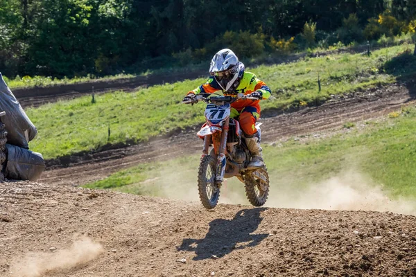 Motocross Kleinhau - 1st värme kvinnor Dam Meisterschaft - maj 2017 - Kleinhau, Huertgen, Nordrhein-Westfalen, Nrw, Tyskland, Europa — Stockfoto