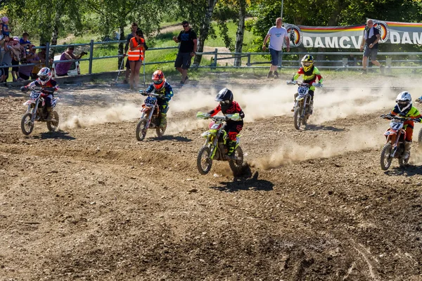 Motorcross Kleinhau - 1e voorronde vrouwen Dam Meisterschaft - mei 2017 - Kleinhau, Huertgen, Noordrijn-Westfalen, Nrw, Duitsland, Europa — Stockfoto