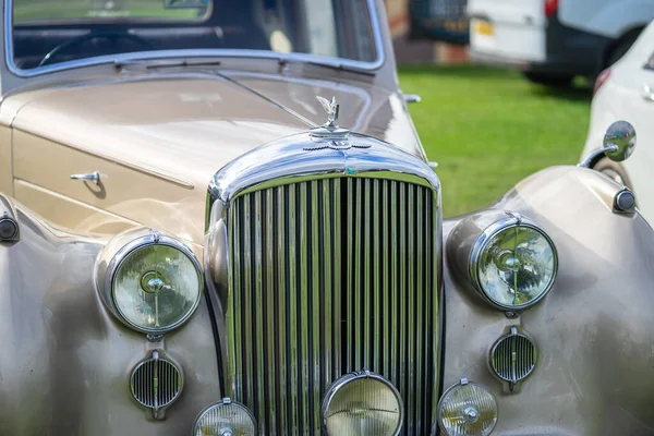 OLD WARDEN, BEDFORDSHIRE, Großbritannien, 6. Oktober 2019. Typ Bentley R. Renntag bei Shuttleworth — Stockfoto