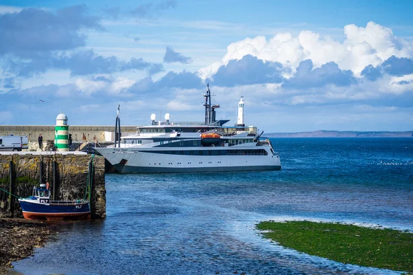 Peel, île de Man, 16 juin 2019. C'est une ville balnéaire et un petit port de pêche sur l'île de Man, dans la paroisse historique de l'allemand, mais administré séparément — Photo