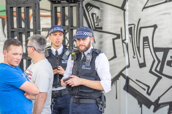 Londres, Reino Unido, 25 de agosto de 2019. Notting hill carnival.Metropolitan polícia patrulha . — Fotografia de Stock