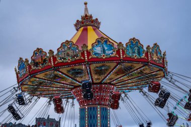 Londra, İngiltere 5 Ocak 2020. Lunapark, eğlence amaçlı diğer etkinliklerin yanı sıra binicilik ve oyun gibi çeşitli etkinliklerin yer aldığı bir parktır.