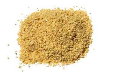 Beyaz arka plan üzerinde izole bulgur yığın yığın