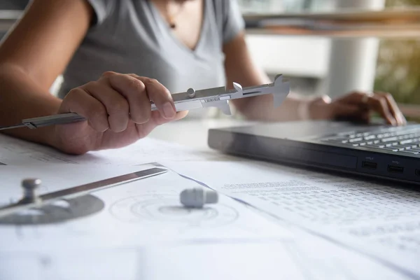 Werktuigbouwkundig Ingenieur Werkplek — Stockfoto