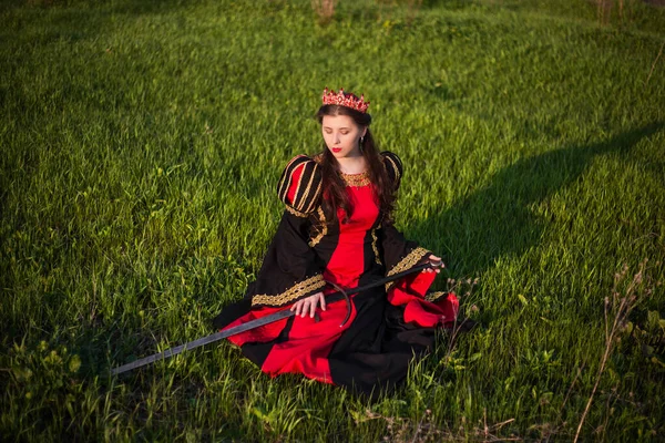 Attractive Young Woman Black Red Medieval Dress Crown Her Head — Stock Photo, Image