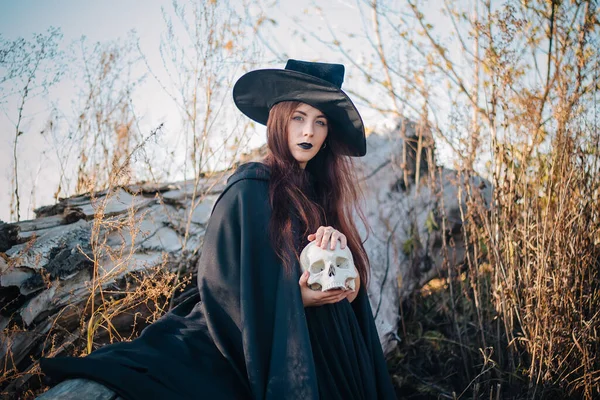 Young Witch Pale Skin Black Lips Black Hat Dress Raincoat — Stock Photo, Image