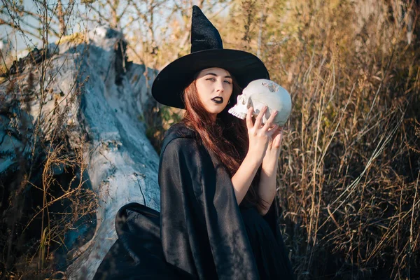 Young Witch Pale Skin Black Lips Black Hat Dress Raincoat — Stock Photo, Image