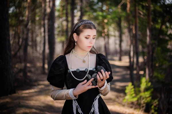 Portrait Young Beautiful Woman Black Medieval Dress Steel Rose Her — Stock Photo, Image