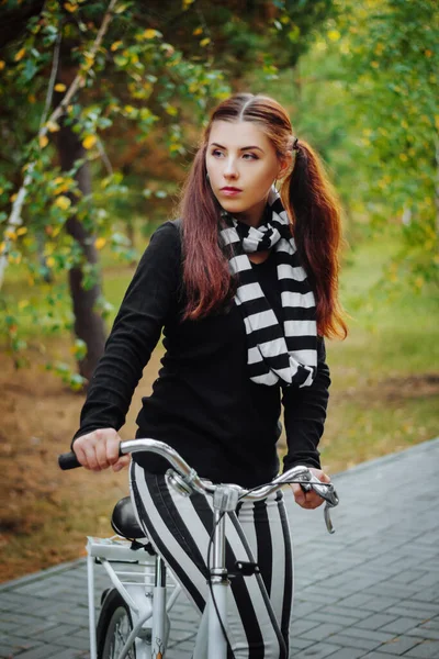 Young Beautiful Woman White Bike Evening Autumn Park — Stock Photo, Image