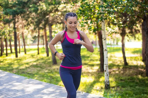 Sportieve Vrouw Doet Joggen Het Park — Stockfoto