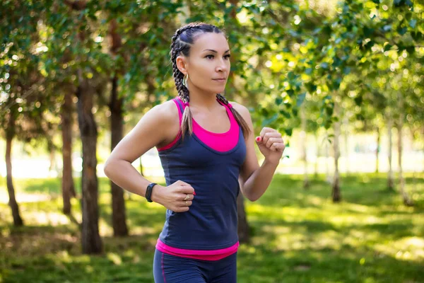 Sportieve Vrouw Doet Joggen Het Park — Stockfoto