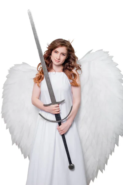 Młoda Kobieta Anioł Skrzydłami Białej Sukience Latającymi Włosami Pozujący Mieczem — Zdjęcie stockowe