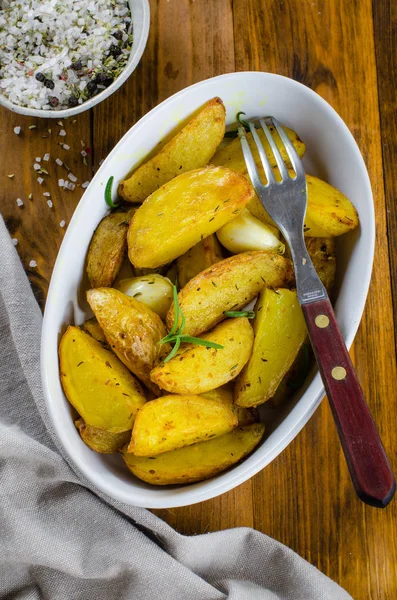 Rostad klyftpotatis — Stockfoto