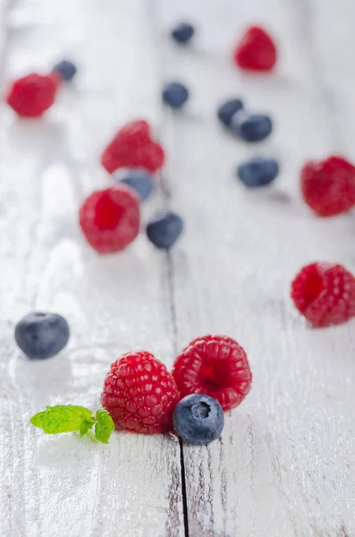 Fresh Raspberries Blueberries Wooden Background — Stock Photo, Image