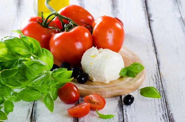 Fresh Tomatoes Mozzarella Basil Ingredients Salad — Stock Photo, Image