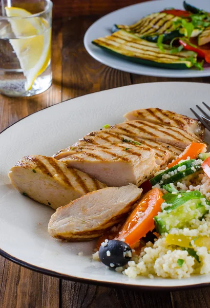 Grilled Chicken Breast Tabbouleh Salad Grilled Vegetables — Stock Photo, Image