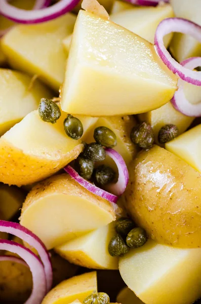 Ensalada Papa Fresca Con Cebolla Alcaparras —  Fotos de Stock