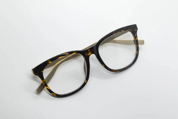 现代时尚眼镜上白色背景，Perf 孤立 — 图库照片