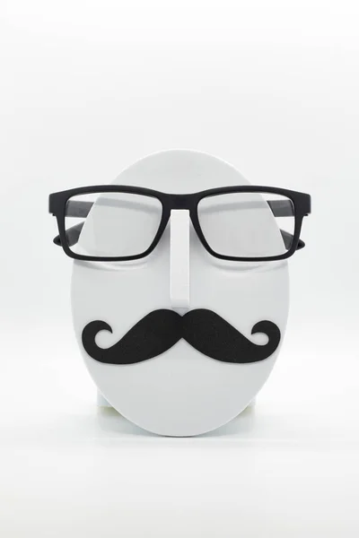 Maniquí de moda para hombres con gafas de moda en blanco — Foto de Stock