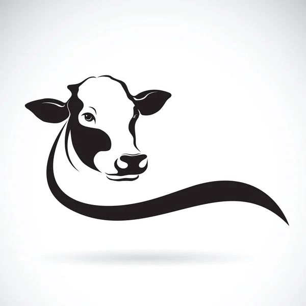 Vettore di un disegno testa di mucca su sfondo bianco. Animali da fattoria. — Vettoriale Stock