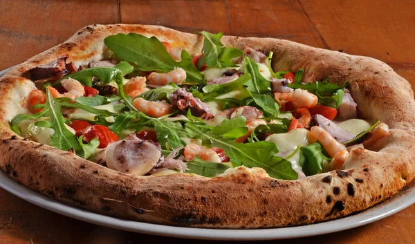 Zelfgemaakte groente pizza — Stockfoto