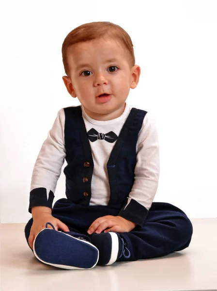 Noszenie tuxedo Baby — Zdjęcie stockowe