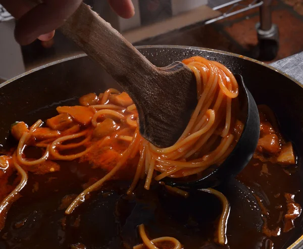 Spaghetti met plantaardige preparaat — Stockfoto