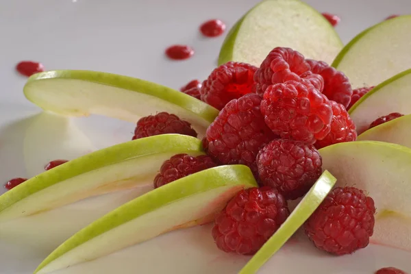 Fruktsallad med äpplen — Stockfoto