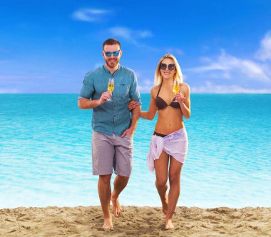 Deniz kıyısında bir kaç