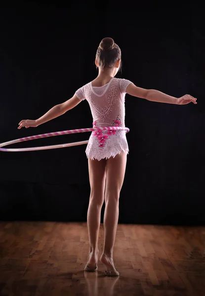 Rythmique gymnastique fille — Photo