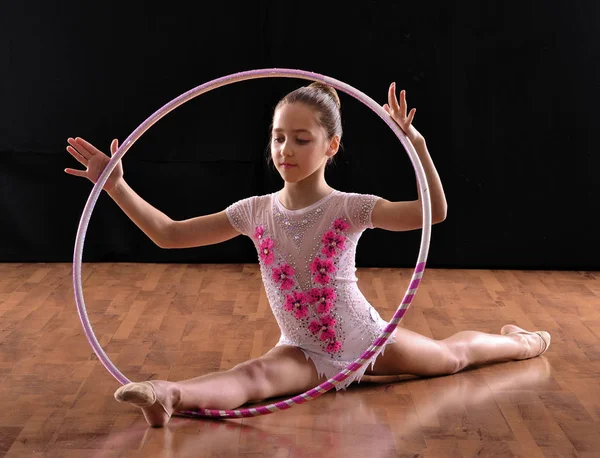 Rythmique gymnastique fille — Photo