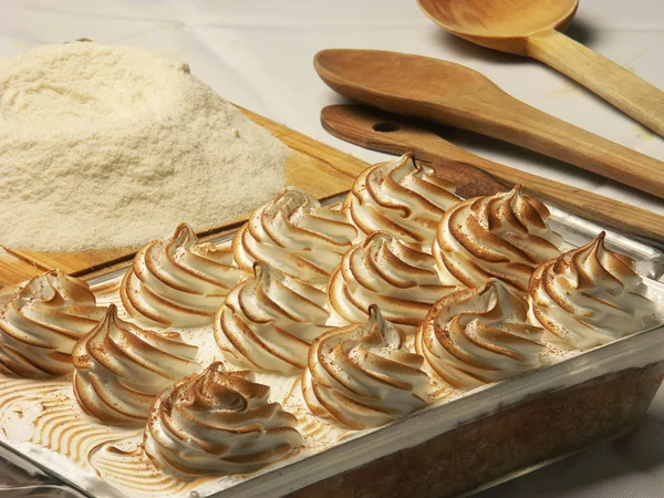 Fresh milk-caramel cake — Stock Photo, Image