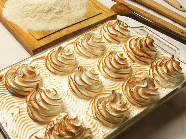 Taze süt-karamel kek 