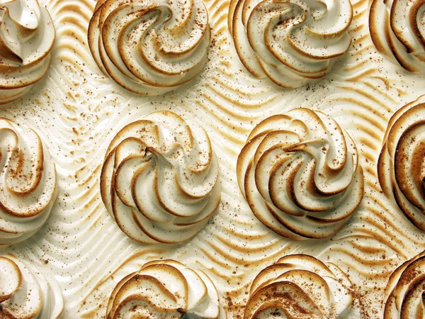 Taze süt-karamel kek 