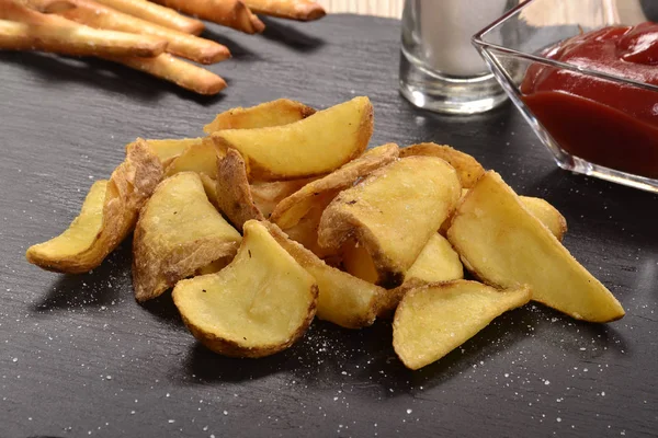 Fette di patate fritte — Foto Stock